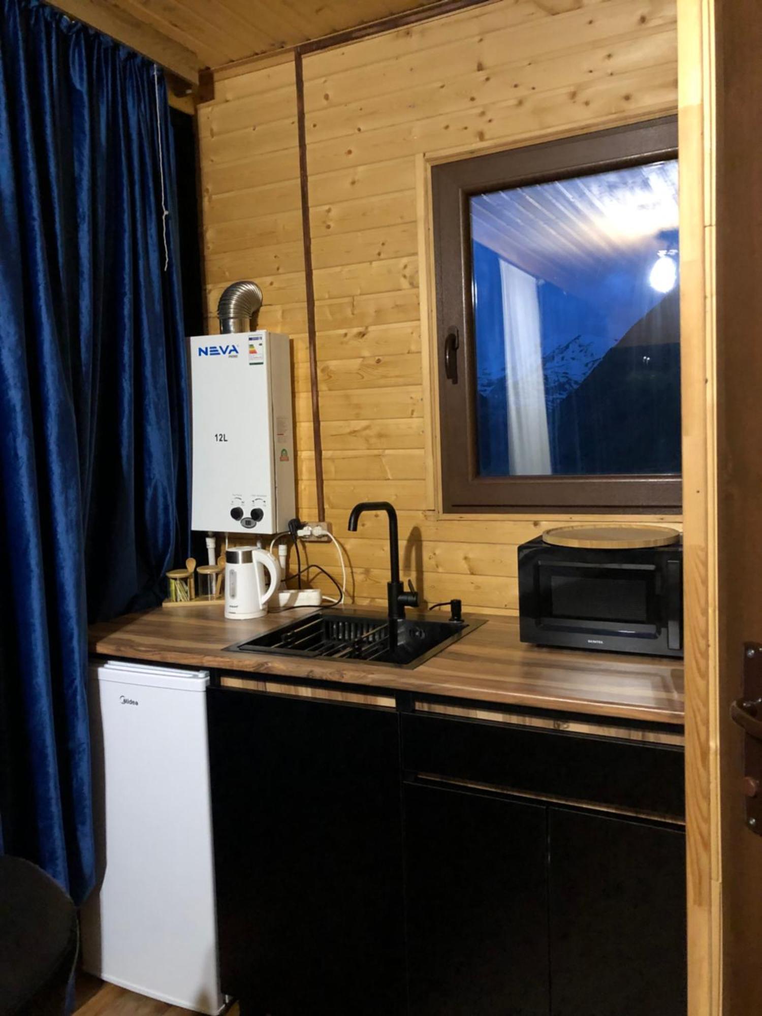 Aisi Apartment ฌุตตา ภายนอก รูปภาพ
